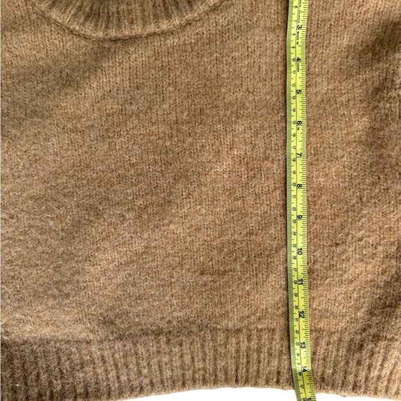 Zara, Crop Fuzzy Sweater, Size Snall - Picture 9 of 9